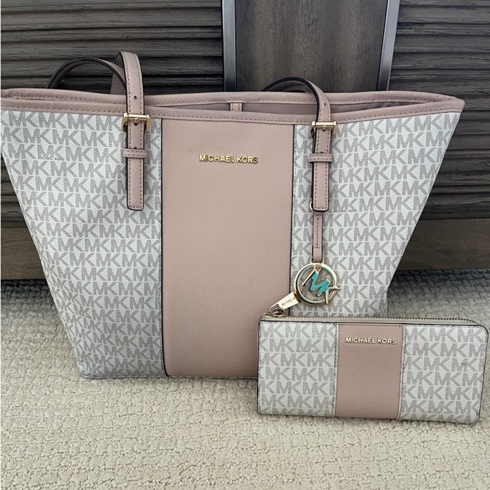 Michael Kors Shoulder Bag with matching wallet!!  Used